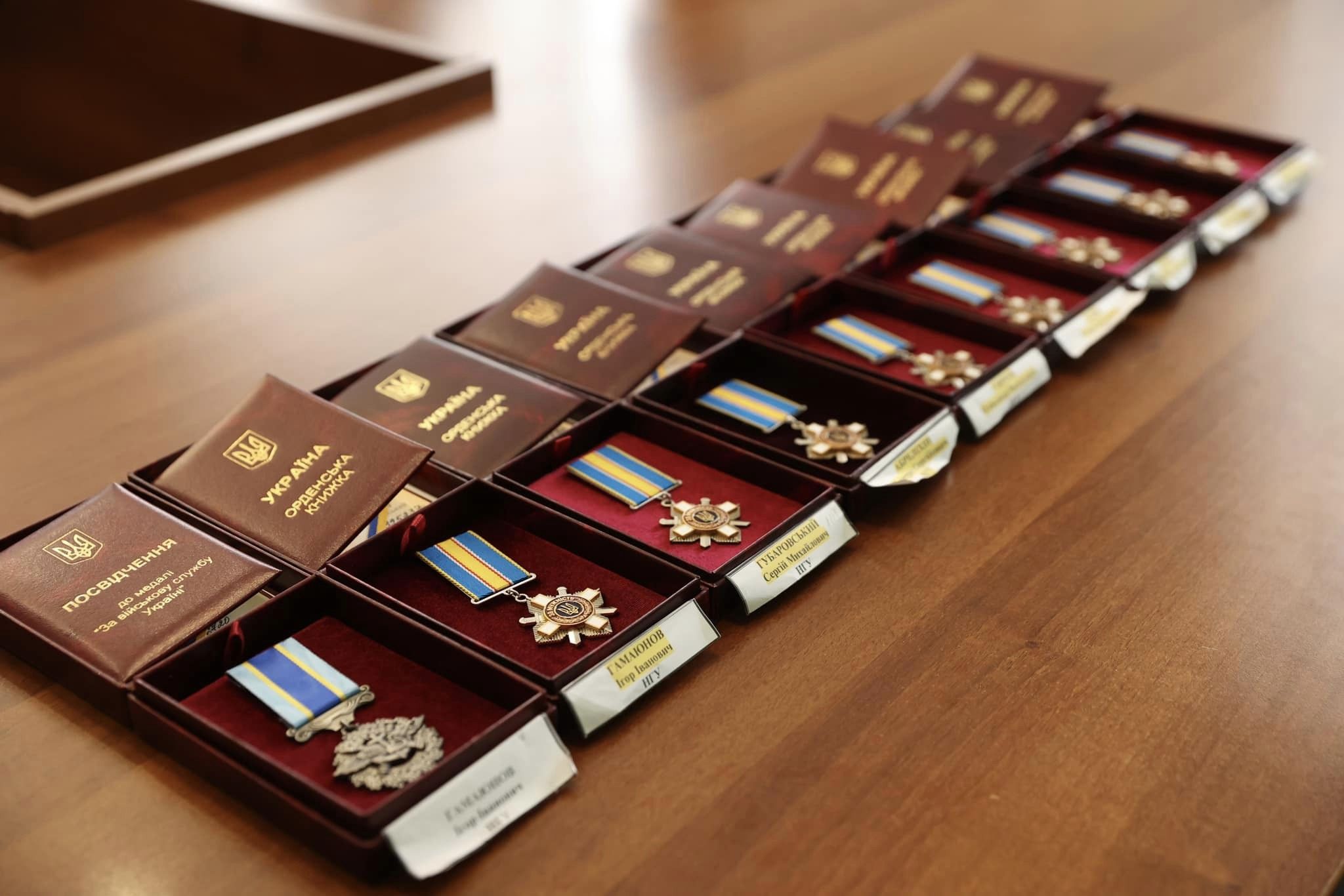 У Вінниці родини зaгиблих Героїв отримaли відзнaки (ФОТО) 