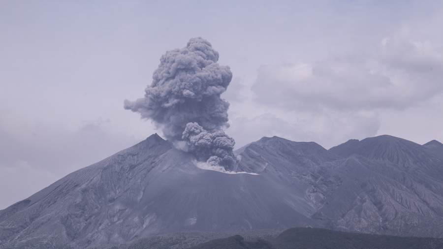 В Японії почалося виверження вулкана Асо