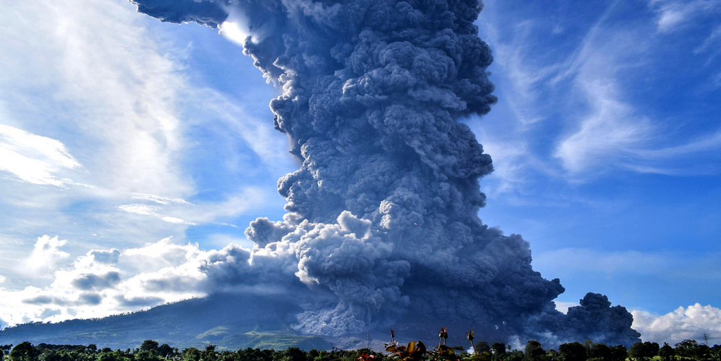 Через виверження вулкану в Індонезії обмежили польоти 