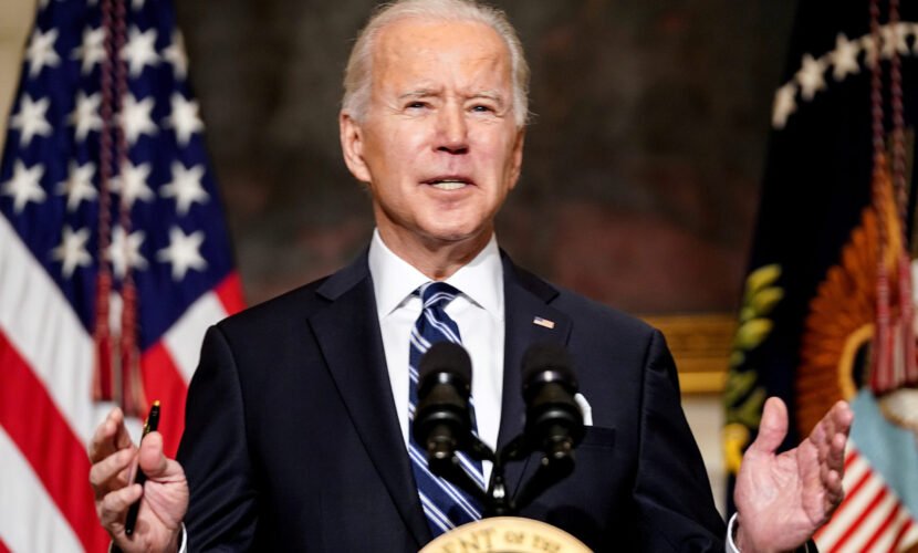 Байден вніс до "чорного списку" 59 компаній з Китаю