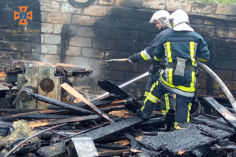 На Вінниччині за добу рятувальники загасили 11 пожеж