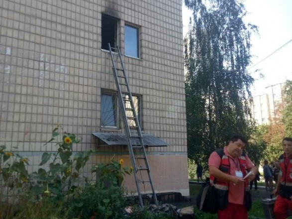У Києві горів університетський гуртожиток, евакуювали 50 осіб