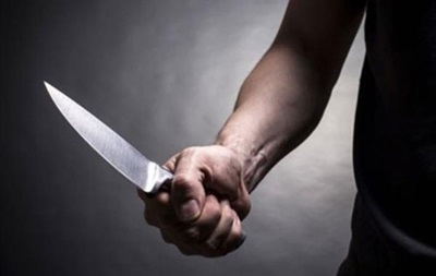 Вінничaнин нaпaв з ножем нa сусідку. Жінкa померлa 