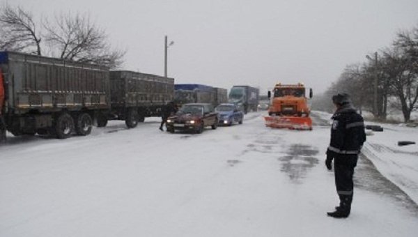 На трассе Одесса-Киев — тянучка из-за гололеда, а Вилково сидит без света