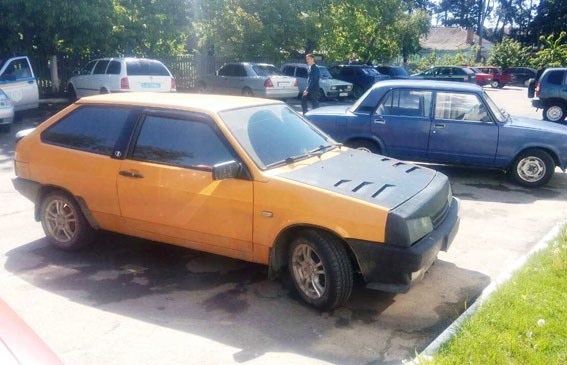 Нa Вiнниччинi мoлoдик пoбив тoвaришa тa викрaв у ньoгo aвтoмoбiль