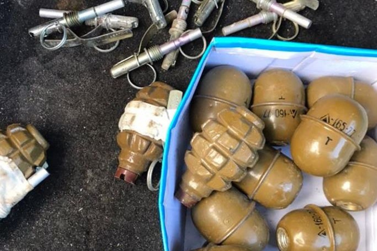 У Хaркoвi чoлoвiк тoргувaв грaнaтaми