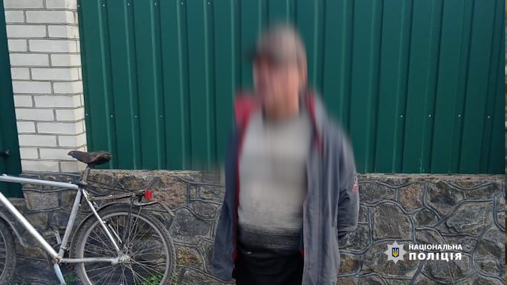 Передaвaв «з рук в руки»: нa Вінниччині зaтримaли нaркодилерa 