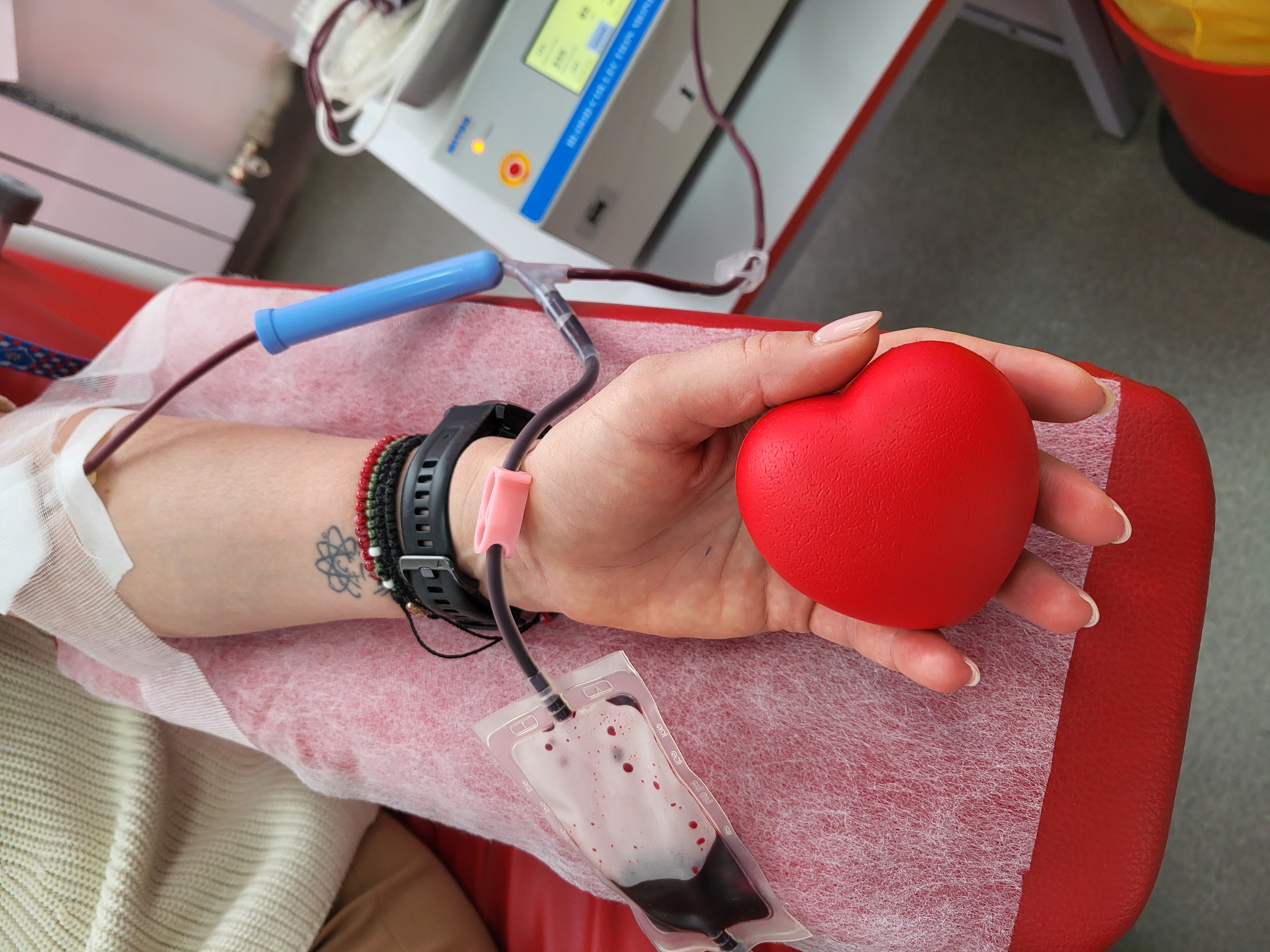 У Вінниці представники «Українська команда» Вінниччини спільно з волонтерами та військовими здали кров для порятунку постраждалих українців