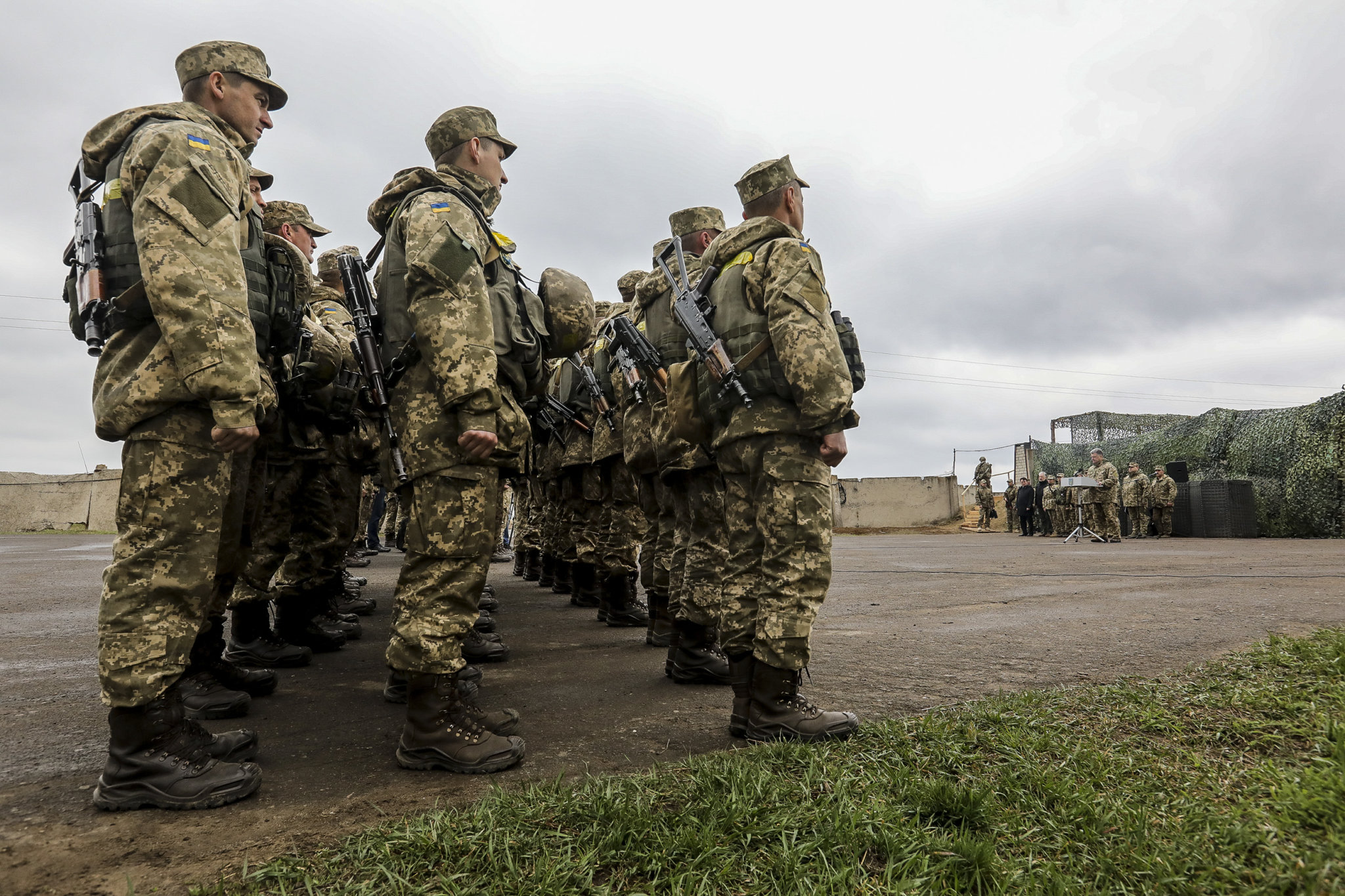 З початку АТО в результаті бойових дій загинули 2 тис. 307 українських військових, - Муженко