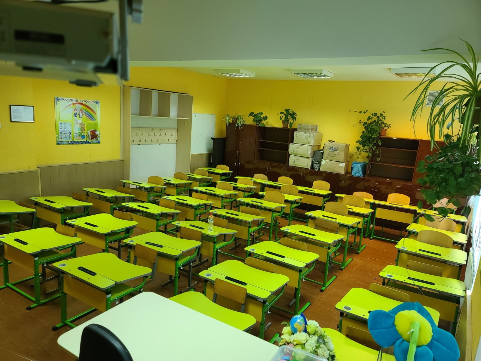 В школі Вінниці спалахнув скандал через першокласників: діти не мають достатньо місця в класі
