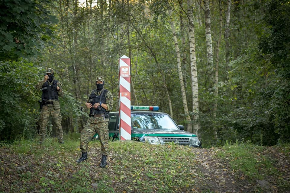 На кордоні Польщі та Білорусі знайшли тіла трьох осіб