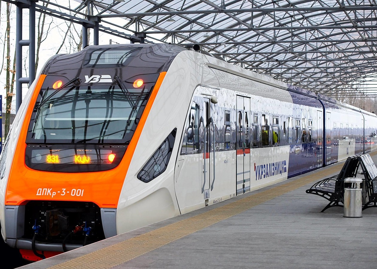 Квитки на потяги в разі блекауту можна буде придбати прямо у вагонах – «Укрзалізниця»