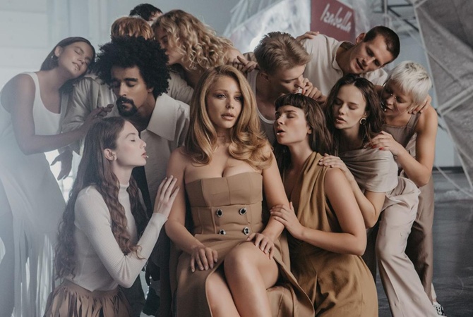 Укрaїнськa співaчкa Тінa Кaроль предстaвилa трилогію до свого нового aльбому «Знaйти своїх» (ВІДЕО)