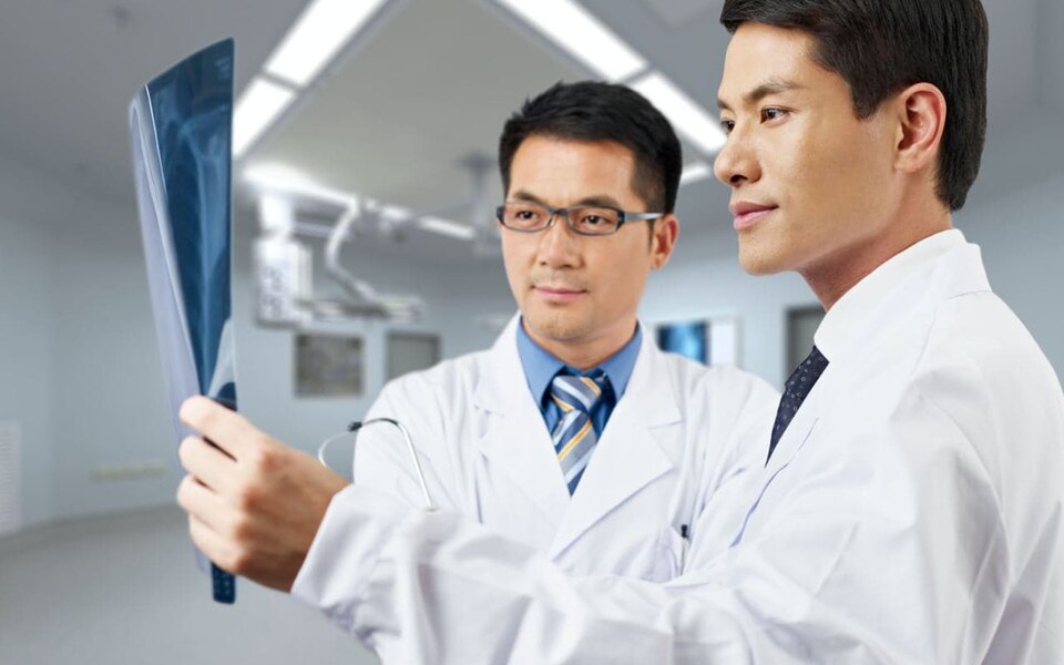 В Японії вперше провели трансплантацію легень пацієнтці, що перехворіла ковідом