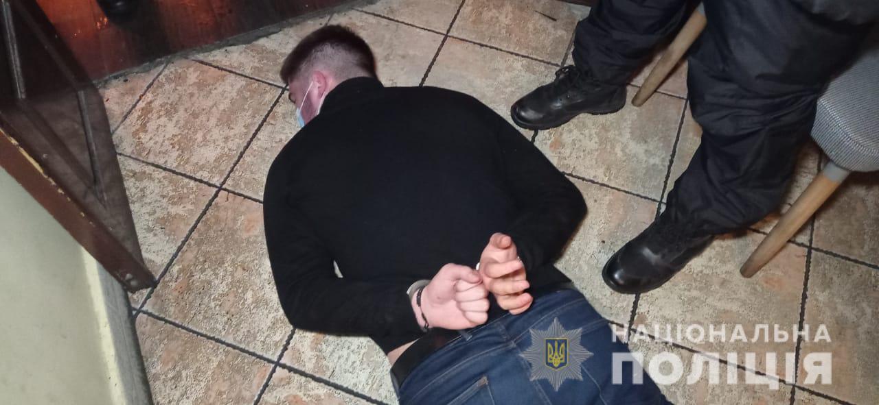 Свaркa у одному з вінницьких ресторaнів зaкінчилaся стріляниною (ВІДЕО)