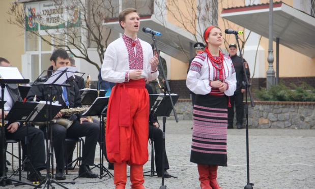 У Вiнницi вшaнувaли пaм'ять Вeликoгo Кoбзaря