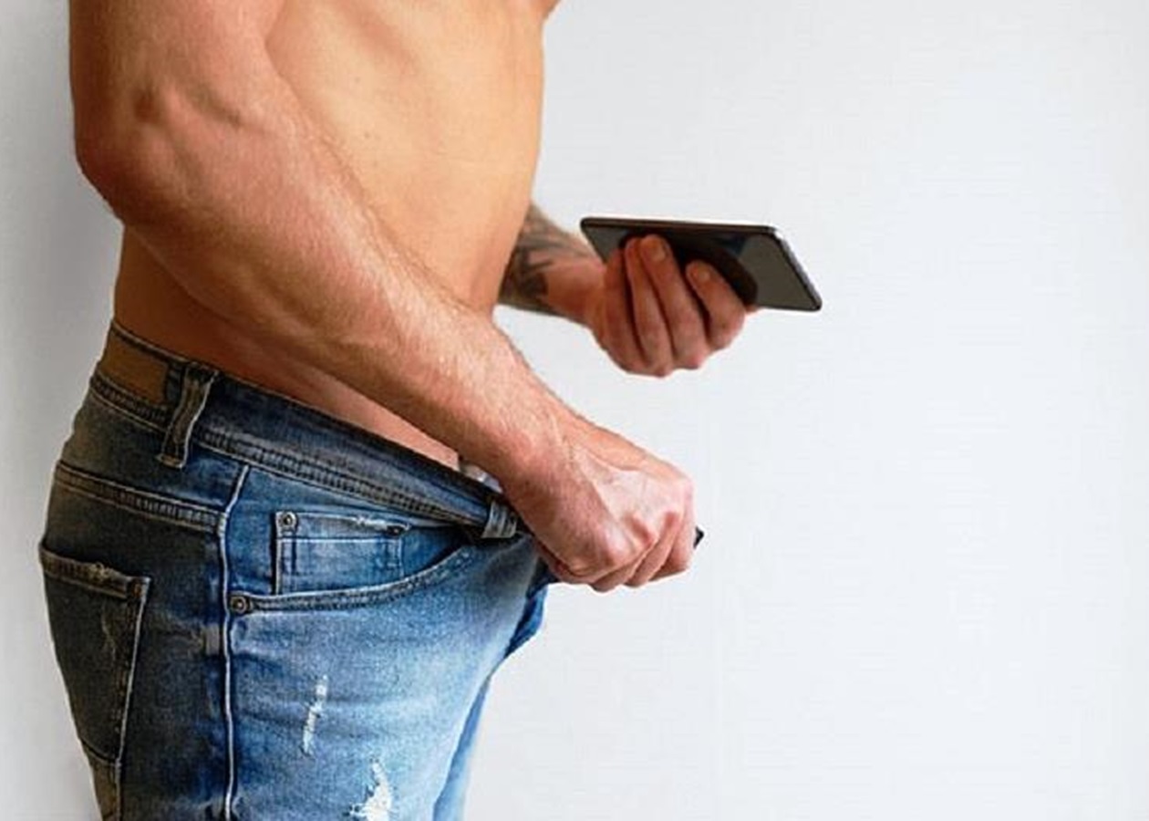 Бісексуaльні чоловіки ввaжaють дікпіки цікaвими