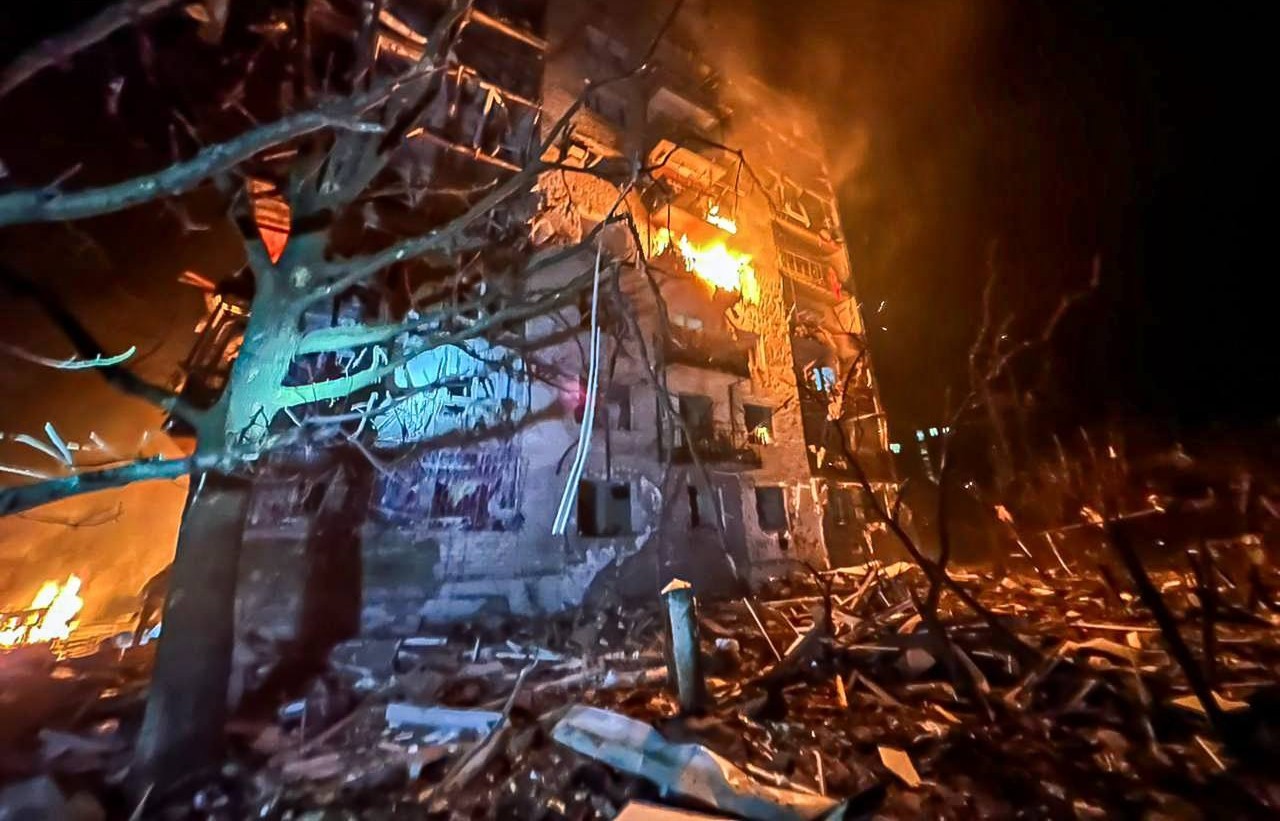 рф атакувала Київ і Чернігів: постраждалі, руйнування та знеструмлення