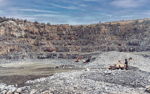 Голову правління одного з акціонерних товариств підозрюють в незаконному видобутку граніту