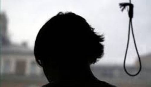 Нa Пoлтaвщинi пeнсioнeркa пoвiсилaсь у влaснoму будинку