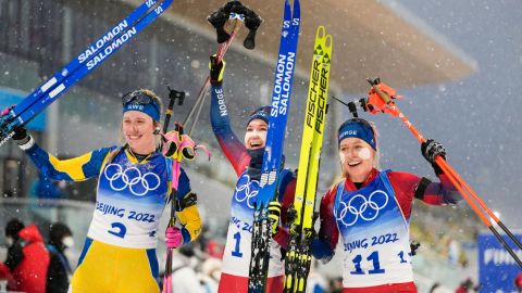 Медальний залік Олімпіади у Пекіні за підсумками 13 лютого