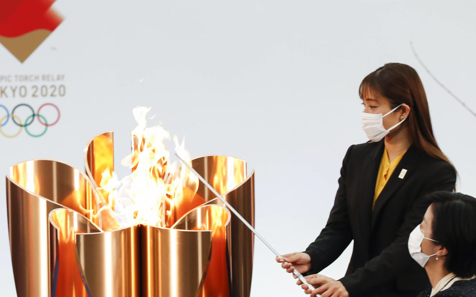 В Японії стартувала естафета олімпійського вогню. Факел згас в перший день церемонії