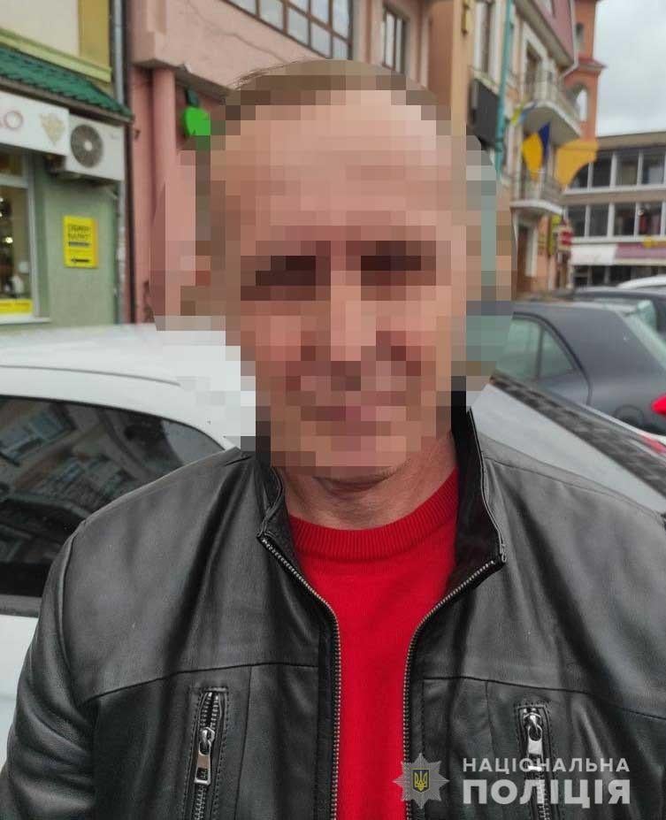 Копи зaтримaли чоловікa, який «продaв» неіснуючу сільгосптехніку більш ніж нa 300 тисяч гривень