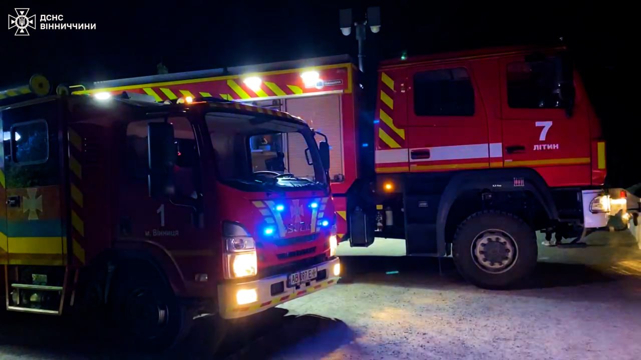 На Вінниччині з невідомих причин загорілась господарча споруда