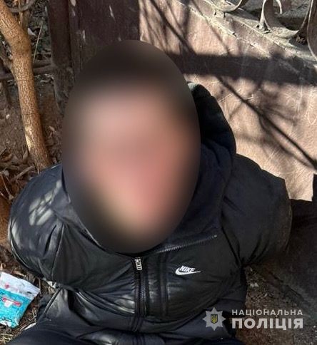 У Вінниці жінка разом із знайомим затримала грабіжника, який напав на неї