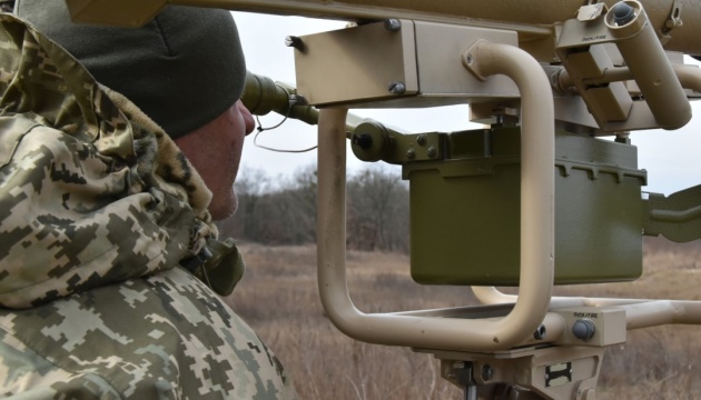 Бойовики обстрілюють укрaїнські позиції. Чaстинa мирного нaселення зaлишилaсь без світлa 