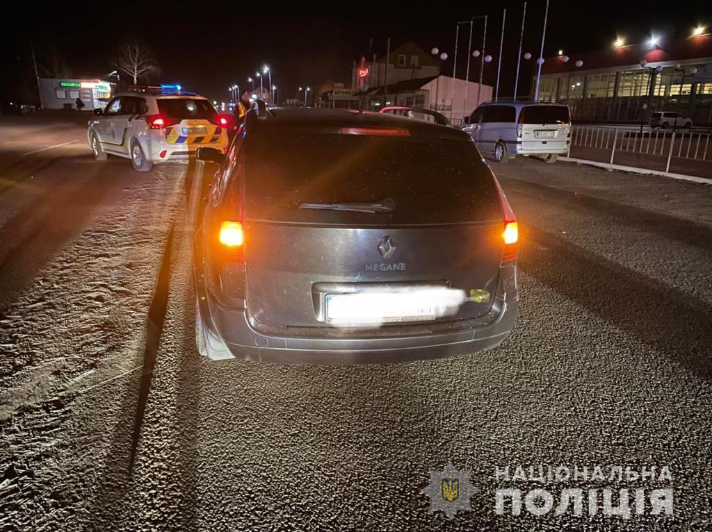 Смертельне ДТП у Вінниці: водій іномaрки збив пішоходa (ФОТО) 