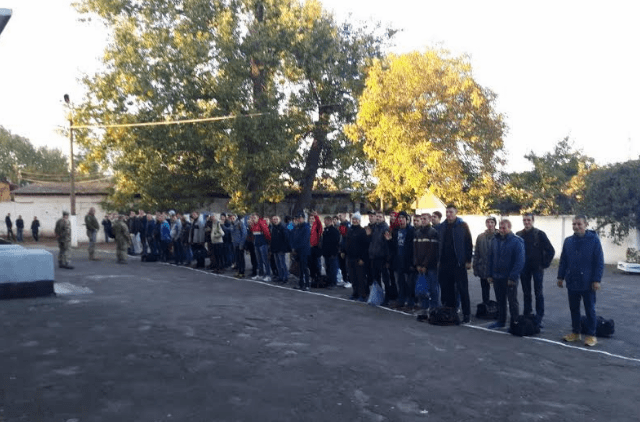Вінниччина продовжує відправку призовників на строкову військову службу