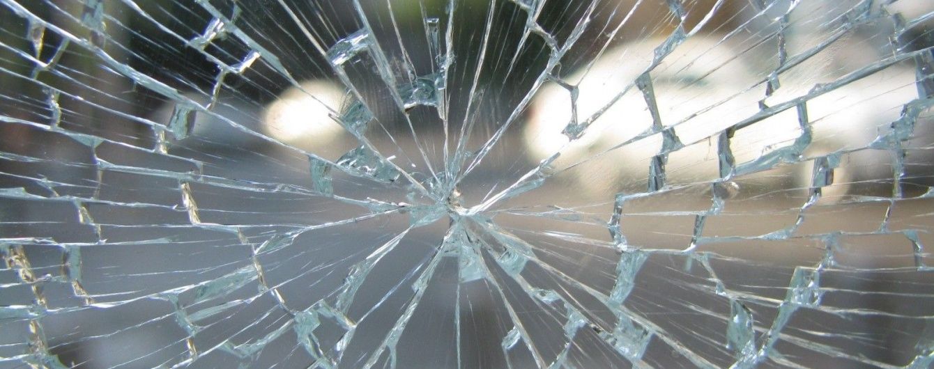 У Києві закидали камінням автобус з фанатами суперників "Динамо"