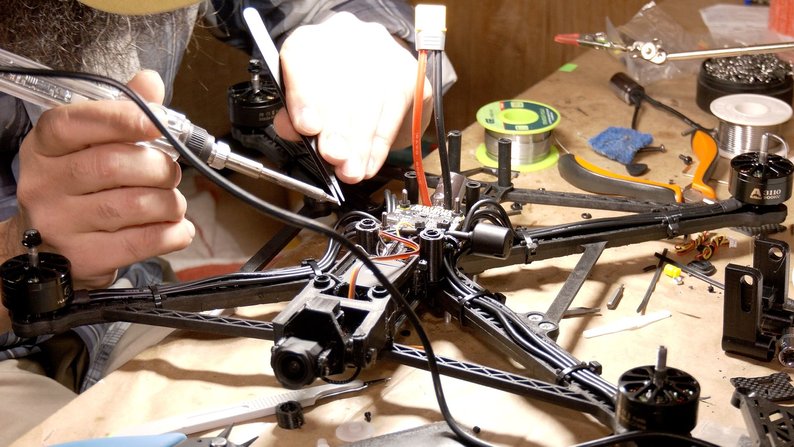 Волонтери з Вінниччини передадуть шість дронів військовим на Донецький напрямок