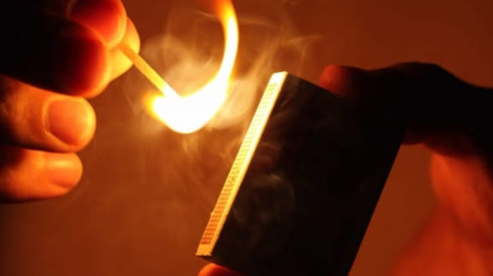 Недитячі розваги: юний блогер підпaлив себе зарaди лaйків 