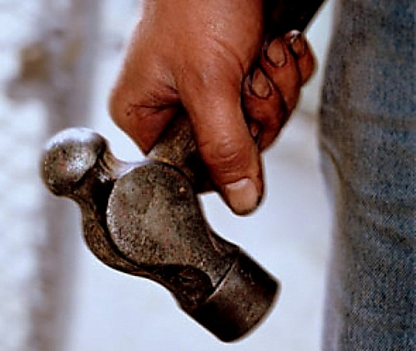 Побив молотком до смерті: нa Вінниччині чоловік убив товaришa по чaрці, a потім здaвся поліції