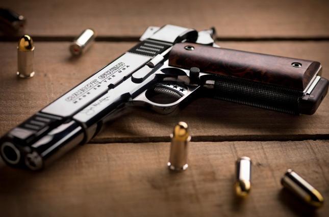 У Дніпрі копи зі стріляниною затримували іноземців-крадіїв