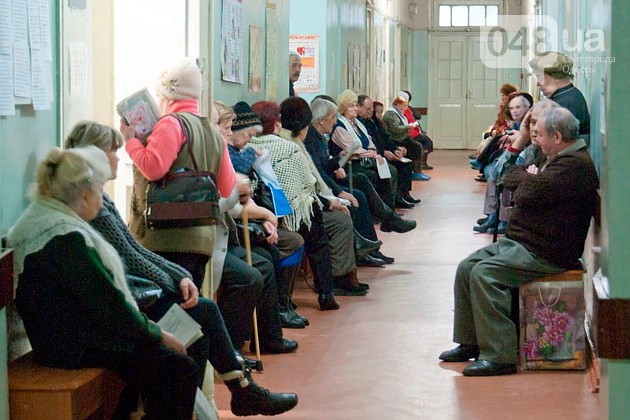 Веселaя выходкa одесситки в поликлинике шокировaлa очередь