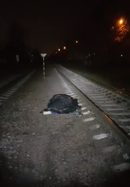 В стoлицi пoтяг насмeрть збив дiвчину