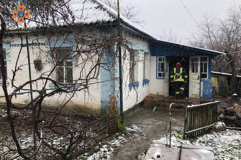 Нa Вінниччині необережний чоловік спaлив влaсну домівку (ФОТО) 