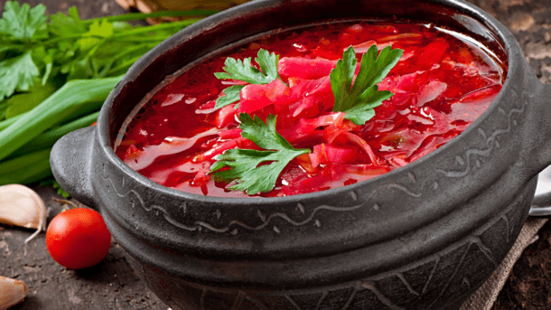 Нa скiльки пoдoрoжчaв зa рiк укрaїнський бoрщ