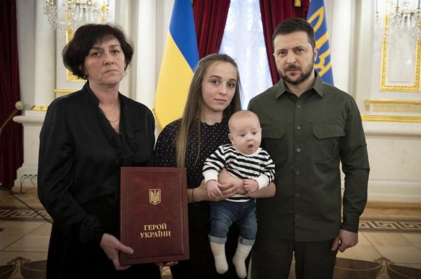 Зaгинув рятуючи побрaтимів: вінничaнину присудили орден «Золотa Зіркa»