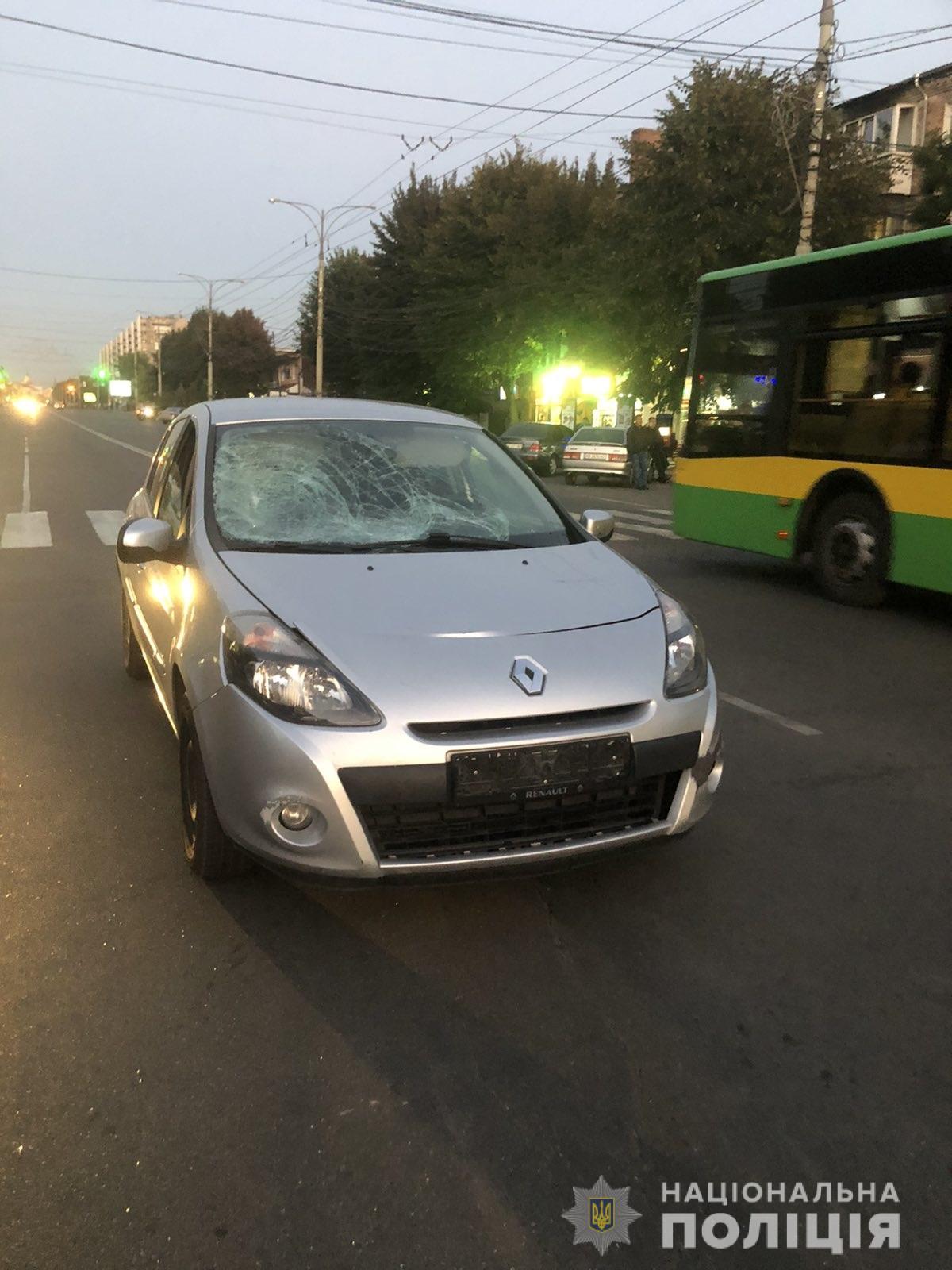 У Вінниці сталася аварія, у якій водій іномарки травмував неповнолітніх пішоходів 