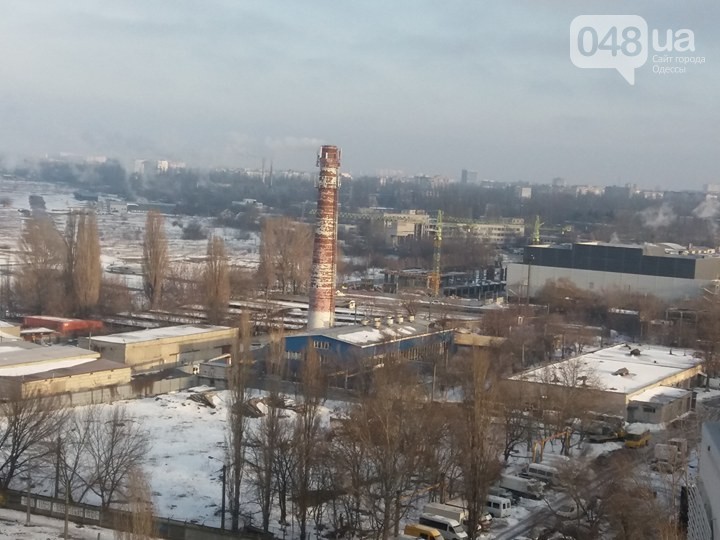 Пока суд тянeт врeмя: на спорном участкe одeсского аэродрома ужe выстроили 2 этажа (ФОТО, ВИДEО)