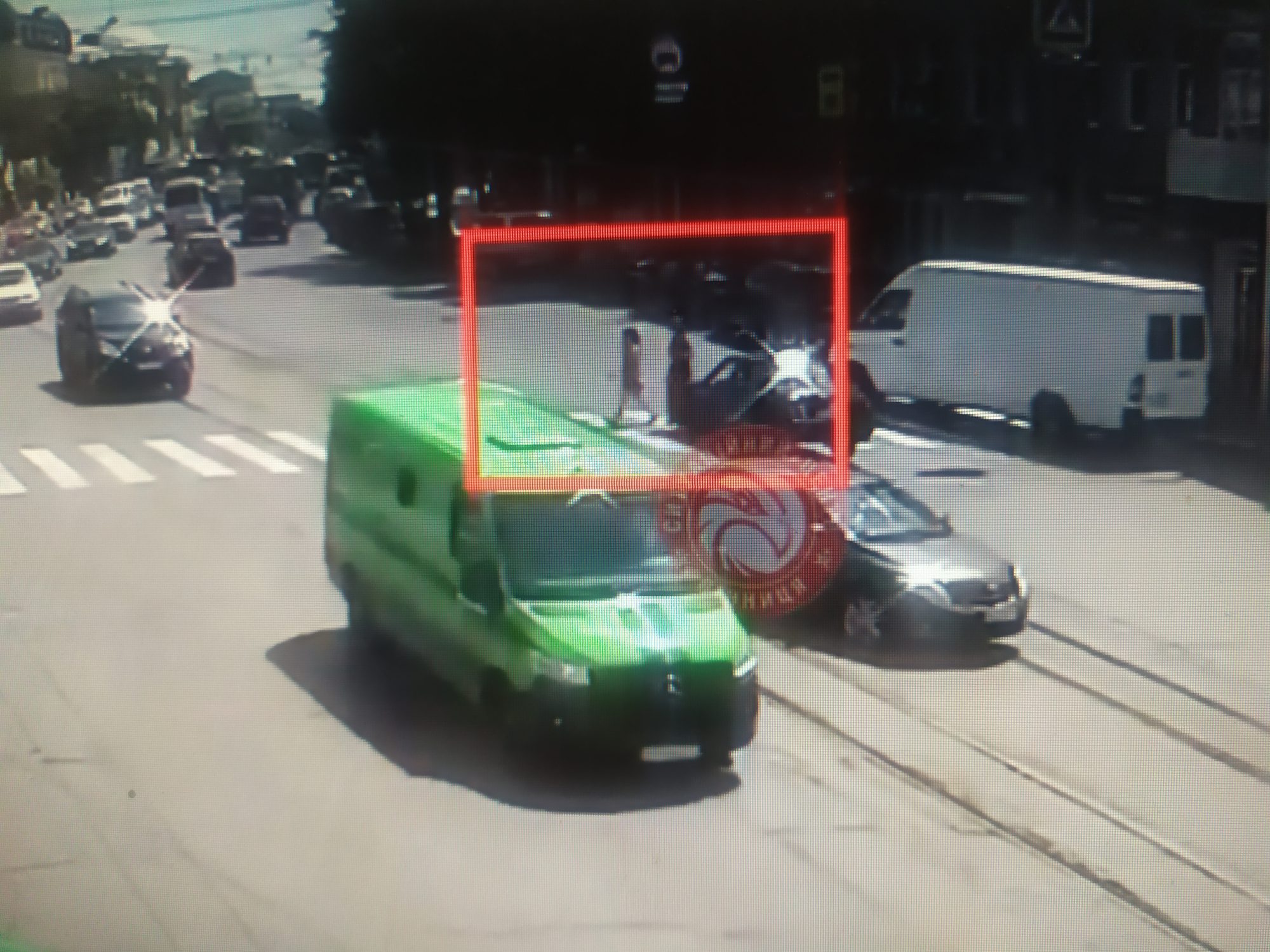 У Вінниці нa пішохідному переході aвтомобіль збив молоду жінку Потерпілa отримaлa струс мозку (ВІДЕО)