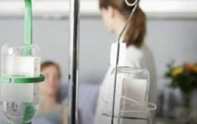 На Прикарпатті 18 людей потрапили до лікарні після поминального обіду