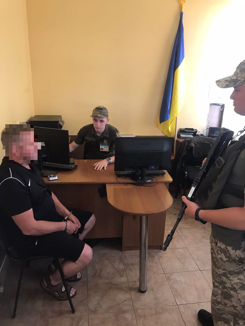 Прикордонники виявили злочинця у розшуку в пункті пропуску "Могилів-Подільський"