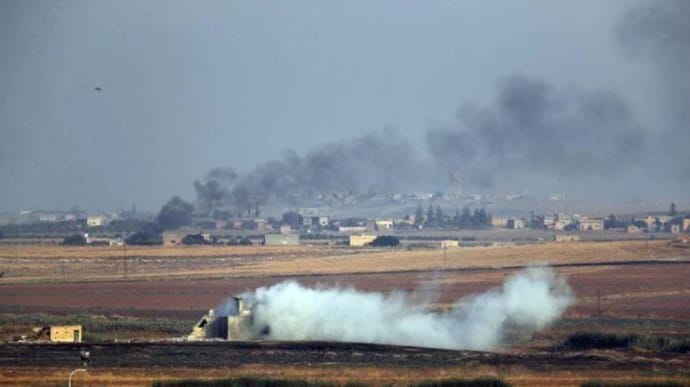 Туреччина знову почала бомбити курдів у Сирії - активісти