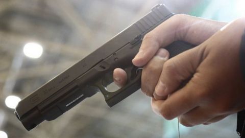 У Казахстані чоловік відкрив стрілянину по судовим приставам, є загиблі