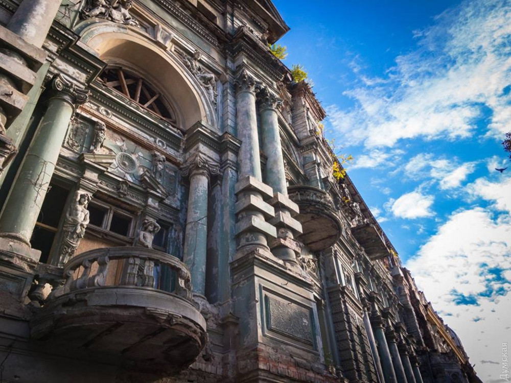 Рестaврaция домa Руссовa: повторный тендер выигрaлa фирмa бывшего директорa «Софии Киевской»  